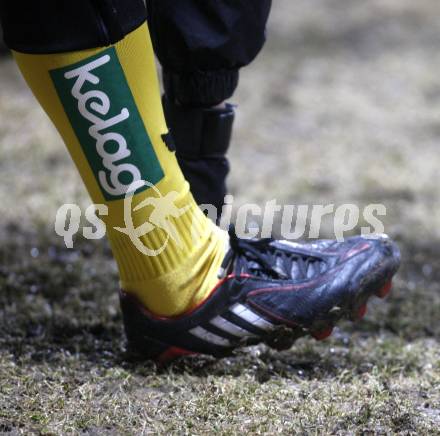 Fussball. Tipp3-Bundesliga. SK Austria Kelag Kaernten  gegen KSV Superfund. Feature. Fussballschuh, Socken, Kelag. Kapfenberg, 21.2.2009. 
Foto: Kuess

---
pressefotos, pressefotografie, kuess, qs, qspictures, sport, bild, bilder, bilddatenbank