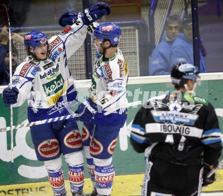 EBEL. Eishockey Bundesliga. EC Pasut VSV gegen EHC LIWEST Linz. Torjubel Andreas Kristler, Dan Cavanaugh (VSV). Villach, am 22.2.2009.
Foto: Kuess 


---
pressefotos, pressefotografie, kuess, qs, qspictures, sport, bild, bilder, bilddatenbank