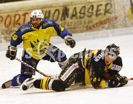 Eishockey. CHL. Althofen gegen Spittal. Schweiger Christian (Althofen), Krassnitzer Martin (Spittal). Althofen, 25.2.2009.
Foto: Kuess
---
pressefotos, pressefotografie, kuess, qs, qspictures, sport, bild, bilder, bilddatenbank