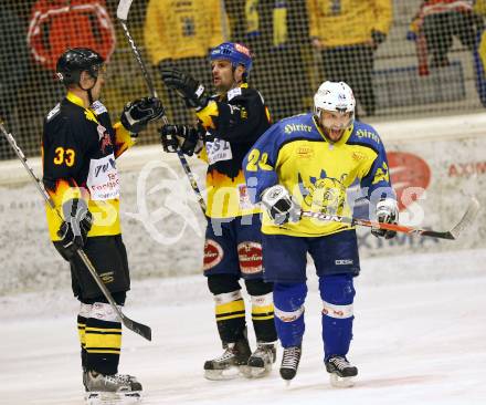 Eishockey. CHL. Althofen gegen Spittal. Schweiger Christian (Althofen), Torjubel Smatrala Jaromir, Floriantschitsch Peter (Spittal). Althofen, 25.2.2009.
Foto: Kuess
---
pressefotos, pressefotografie, kuess, qs, qspictures, sport, bild, bilder, bilddatenbank