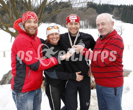 Biathlon. Empfang Silbermedaillegewinner Daniel Mesotitsch. Martin Mesotitsch, Sam Mesotitsch, Daniel Mesotitsch,  Vater Erwin Mesotitsch. St. Jakob, 24.2.2009.
Foto: Kuess
---
pressefotos, pressefotografie, kuess, qs, qspictures, sport, bild, bilder, bilddatenbank