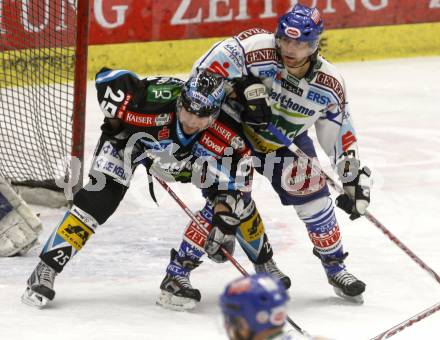 EBEL. Eishockey Bundesliga. EC Pasut VSV gegen EHC LIWEST Linz. Wolfgang Kromp, (VSV), Mark Szuecs (Linz). Villach, am 26.2.2009.
Foto: Kuess 


---
pressefotos, pressefotografie, kuess, qs, qspictures, sport, bild, bilder, bilddatenbank