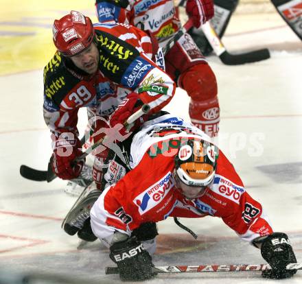 EBEL. Eishockey Bundesliga. KAC gegen HC TWK Innsbruck. SHANTZ Jeffery (KAC), PEWAL Martin (Innsbruck). Klagenfurt, am 26.2.2009.
Foto: Kuess 

---
pressefotos, pressefotografie, kuess, qs, qspictures, sport, bild, bilder, bilddatenbank