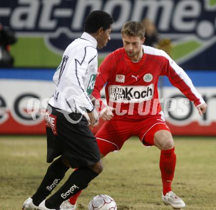 Fussball. Tipp3-Bundesliga. SK Austria Kelag Kaernten  gegen SV Mattersburg. Sandro Jose Da Silva, (Austria Kaernten), Adnan Mravac (Mattersburg). Klagenfurt, 28.2.2009. 
Foto: Kuess

---
pressefotos, pressefotografie, kuess, qs, qspictures, sport, bild, bilder, bilddatenbank
