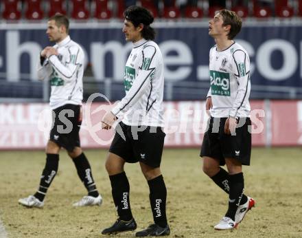 Fussball. Tipp3-Bundesliga. SK Austria Kelag Kaernten  gegen SV Mattersburg. Oliver Pusztai, Carlos Chaile, Marc Sand (Austria Kaernten). Klagenfurt, 28.2.2009. 
Foto: Kuess

---
pressefotos, pressefotografie, kuess, qs, qspictures, sport, bild, bilder, bilddatenbank