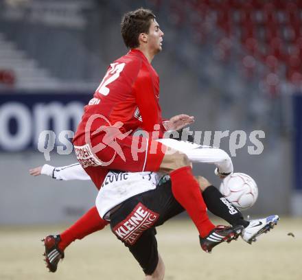 Fussball. Tipp3-Bundesliga. SK Austria Kelag Kaernten  gegen SV Mattersburg. Zlatko Junuzovic, (Austria Kaernten), Manuel Seidl (Mattersburg). Klagenfurt, 28.2.2009. 
Foto: Kuess

---
pressefotos, pressefotografie, kuess, qs, qspictures, sport, bild, bilder, bilddatenbank