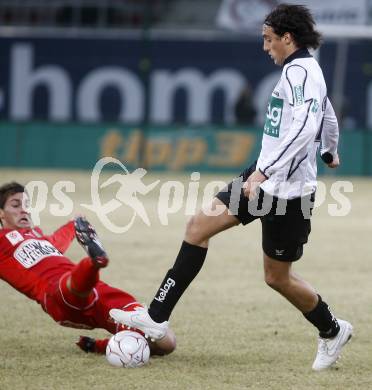 Fussball. Tipp3-Bundesliga. SK Austria Kelag Kaernten  gegen SV Mattersburg. Atdhe Nuhiu, (Austria Kaernten), Manuel Seidl (Mattersburg). Klagenfurt, 28.2.2009. 
Foto: Kuess

---
pressefotos, pressefotografie, kuess, qs, qspictures, sport, bild, bilder, bilddatenbank