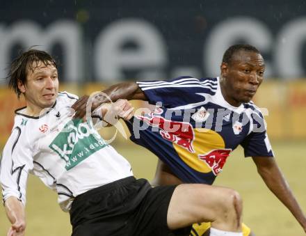 Fussball. Tipp3-Bundesliga. SK Austria Kelag Kaernten  gegen RB Salzburg. Wolfgang Bubenik,  (Austria Kaernten), Somen Tchoy (Salzburg). Klagenfurt, 4.3..2009. 
Foto: Kuess

---
pressefotos, pressefotografie, kuess, qs, qspictures, sport, bild, bilder, bilddatenbank