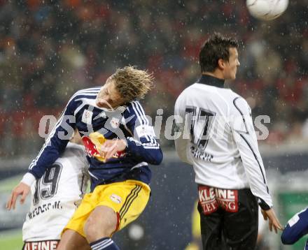 Fussball. Tipp3-Bundesliga. SK Austria Kelag Kaernten  gegen RB Salzburg. Haris Bukva,  (Austria Kaernten), Marc Janko (Salzburg). Klagenfurt, 4.3..2009. 
Foto: Kuess

---
pressefotos, pressefotografie, kuess, qs, qspictures, sport, bild, bilder, bilddatenbank