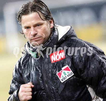 Fussball. Tipp3-Bundesliga. SK Austria Kelag Kaernten  gegen RB Salzburg. Trainer Frenkie Schinkels (Austria Kaernten). Klagenfurt, 4.3..2009. 
Foto: Kuess

---
pressefotos, pressefotografie, kuess, qs, qspictures, sport, bild, bilder, bilddatenbank