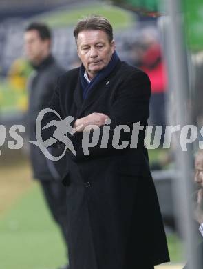 Fussball. Tipp3-Bundesliga. SK Austria Kelag Kaernten  gegen RB Salzburg. Trainer Co Adriaanse (Salzburg). Klagenfurt, 4.3..2009. 
Foto: Kuess

---
pressefotos, pressefotografie, kuess, qs, qspictures, sport, bild, bilder, bilddatenbank