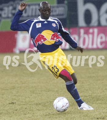 Fussball. Tipp3-Bundesliga. SK Austria Kelag Kaernten  gegen RB Salzburg. Ibrahim Sekagya (Salzburg). Klagenfurt, 4.3..2009. 
Foto: Kuess

---
pressefotos, pressefotografie, kuess, qs, qspictures, sport, bild, bilder, bilddatenbank