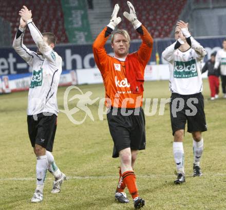 Fussball. Tipp3-Bundesliga. SK Austria Kelag Kaernten  gegen RB Salzburg. Oliver Pusztai, Andreas Schranz, Christian Prawda (Austria Kaernten). Klagenfurt, 4.3..2009. 
Foto: Kuess

---
pressefotos, pressefotografie, kuess, qs, qspictures, sport, bild, bilder, bilddatenbank