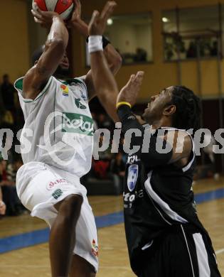 Basketball Bundesliga. Woerthersee Piraten gegen Guessing Knights. Timothy Burnette (Piraten), Jermaine Thomas
 (Guessing). Klagenfurt, am 8.3.2009.
Foto: Kuess

---
pressefotos, pressefotografie, kuess, qs, qspictures, sport, bild, bilder, bilddatenbank