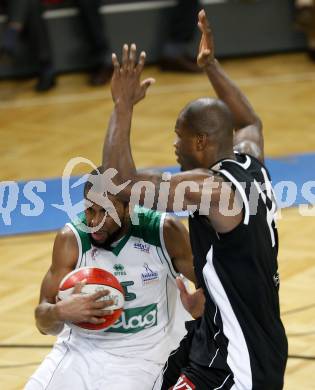 Basketball Bundesliga. Woerthersee Piraten gegen Guessing Knights. Timothy Burnette (Piraten), Yao Schaefer-Tsahe (Guessing). Klagenfurt, am 8.3.2009.
Foto: Kuess

---
pressefotos, pressefotografie, kuess, qs, qspictures, sport, bild, bilder, bilddatenbank