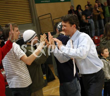 Basketball Bundesliga. Woerthersee Piraten gegen Guessing Knights. Trainer Mathias Jan Fischer (Piraten). Klagenfurt, am 8.3.2009.
Foto: Kuess

---
pressefotos, pressefotografie, kuess, qs, qspictures, sport, bild, bilder, bilddatenbank