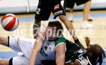 Basketball Bundesliga. Woerthersee Piraten gegen Guessing Knights. Rasid Mahalbasic (Piraten), Yao Schaefer-Tsahe (Guessing). Klagenfurt, am 8.3.2009.
Foto: Kuess

---
pressefotos, pressefotografie, kuess, qs, qspictures, sport, bild, bilder, bilddatenbank