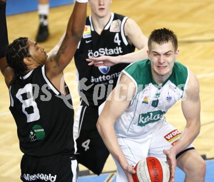 Basketball Bundesliga. Woerthersee Piraten gegen Guessing Knights. Rasid Mahalbasic (Piraten), Jermaine Thomas (Guessing). Klagenfurt, am 8.3.2009.
Foto: Kuess
---
pressefotos, pressefotografie, kuess, qs, qspictures, sport, bild, bilder, bilddatenbank