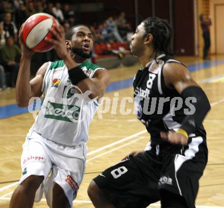 Basketball Bundesliga. Woerthersee Piraten gegen Guessing Knights. Timothy Burnette (Piraten), Jermaine Thomas (Guessing). Klagenfurt, am 8.3.2009.
Foto: Kuess

---
pressefotos, pressefotografie, kuess, qs, qspictures, sport, bild, bilder, bilddatenbank