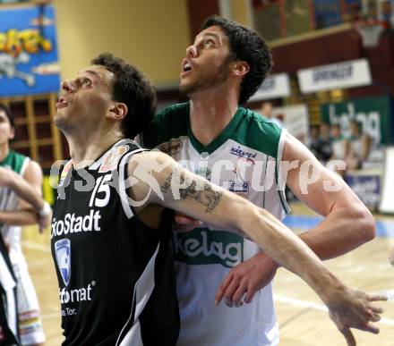 Basketball Bundesliga. Woerthersee Piraten gegen Guessing Knights. Erik Rhinehart (Piraten), Jason Chappel (Guessing). Klagenfurt, am 8.3.2009.
Foto: Kuess
---
pressefotos, pressefotografie, kuess, qs, qspictures, sport, bild, bilder, bilddatenbank