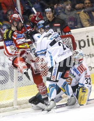 EBEL. Eishockey Bundesliga. KAC gegen EHC Liwest Linz. Jeff Shantz (KAC), Brad Purdie, Alex Westlund (Linz). Klagenfurt, am 10.3.2009.
Foto: Kuess
---
pressefotos, pressefotografie, kuess, qs, qspictures, sport, bild, bilder, bilddatenbank