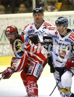 EBEL. Eishockey Bundesliga. KAC gegen EHC Liwest Linz. Andrew Schneider (KAC), Robert Shearer (Linz). Klagenfurt, am 10.3.2009.
Foto: Kuess
---
pressefotos, pressefotografie, kuess, qs, qspictures, sport, bild, bilder, bilddatenbank