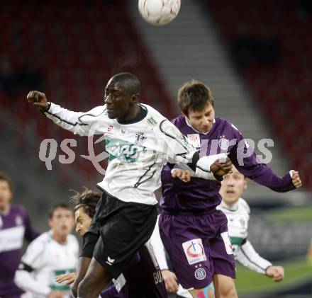 Fussball. Tipp3-Bundesliga. SK Austria Kelag Kaernten  gegen Austria Wien. Modou Jagne, (Austria Kaernten), Markus Suttner (Wien). Klagenfurt, 14.3..2009. 
Foto: Kuess

---
pressefotos, pressefotografie, kuess, qs, qspictures, sport, bild, bilder, bilddatenbank