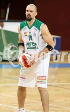 Basketball Bundesliga. Woerthersee Piraten gegen UBC St. Poelten. Joachim Buggelsheim  (Piraten).  Klagenfurt, 14.3.2009
Foto: Kuess

---
pressefotos, pressefotografie, kuess, qs, qspictures, sport, bild, bilder, bilddatenbank