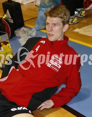 Volleyball Bundesliga. SK Aich/Dob gegen Aon Hotvolleys. Peter WOHLFAHRTSTÄTTER (Hotvolleys). Prevalje, am 17.3.2009.
Foto: Kuess
---
pressefotos, pressefotografie, kuess, qs, qspictures, sport, bild, bilder, bilddatenbank