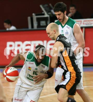 Basketball Bundesliga. Woerthersee Piraten gegen BK Klosterneuburg. Timothy Burnette, Erik Rhinehart (Piraten).  Klagenfurt, 18.3.2009
Foto: Kuess

---
pressefotos, pressefotografie, kuess, qs, qspictures, sport, bild, bilder, bilddatenbank