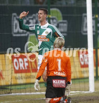 Fussball. Tipp3-Bundesliga. SK Austria Kelag Kaernten gegen SK Rapid. Andreas Schranz, (Kaernten), Torjubel Stefan Maierhofer (Rapid). Klagenfurt, 21.3..2009. 
Foto: Kuess

---
pressefotos, pressefotografie, kuess, qs, qspictures, sport, bild, bilder, bilddatenbank