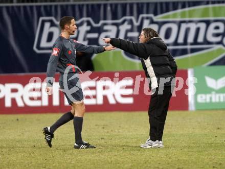 Fussball. Tipp3-Bundesliga. SK Austria Kelag Kaernten gegen SK Rapid. Schiedsrichter Robert Schoergenhofer, Trainer Frenkie Schinkels. Klagenfurt, 21.3..2009. 
Foto: Kuess

---
pressefotos, pressefotografie, kuess, qs, qspictures, sport, bild, bilder, bilddatenbank