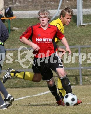 Fussball. Unterliga West. Magdalener SC gegen SV Union Stall. Prettenthaler Manuel  (Magdalen), Wenger Andreas (Stall). Magdalen, 22.3.2009. 
Foto: Kuess

---
pressefotos, pressefotografie, kuess, qs, qspictures, sport, bild, bilder, bilddatenbank