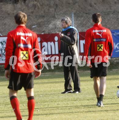 Fussball Nationalteam. Trainingslager in Velden am Woerthersee. Trainer Didi Constantini. Velden, am 23.3.2009.
Foto: Kuess

---
pressefotos, pressefotografie, kuess, qs, qspictures, sport, bild, bilder, bilddatenbank