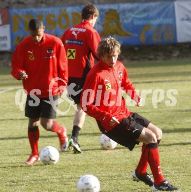 FUSSBALL - FIFA Weltmeisterschaft 2010, Qualifikation, OEFB, AUT vs ROM, Oesterreich vs Rumaenien, Vorberichte, Training AUT. Christian Fuchs, Ruben Okotie (AUT). Velden, am 23.3.2009.
Foto: Kuess

---
pressefotos, pressefotografie, kuess, qs, qspictures, sport, bild, bilder, bilddatenbank