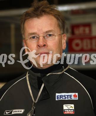 Eishockey Nationalteam. Trainingslager. Trainer Lars Bergstroem. Villach, am 24.3.2009.
Foto: Kuess
---
pressefotos, pressefotografie, kuess, qs, qspictures, sport, bild, bilder, bilddatenbank