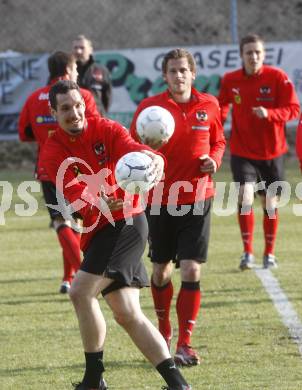 FUSSBALL - FIFA Weltmeisterschaft 2010, Qualifikation, OEFB, AUT vs ROM, Oesterreich vs Rumaenien, Vorberichte, Training AUT. Emanuel Pogatetz, Juergen Saeumel (AUT). Velden, am 23.3.2009.
Foto: Kuess

---
pressefotos, pressefotografie, kuess, qs, qspictures, sport, bild, bilder, bilddatenbank