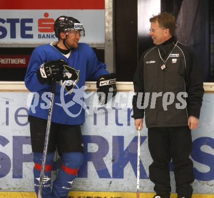 Eishockey Nationalteam. Trainingslager. Roland Kaspitz, Trainer Lars Bergstroem. Villach, am 24.3.2009.
Foto: Kuess
---
pressefotos, pressefotografie, kuess, qs, qspictures, sport, bild, bilder, bilddatenbank