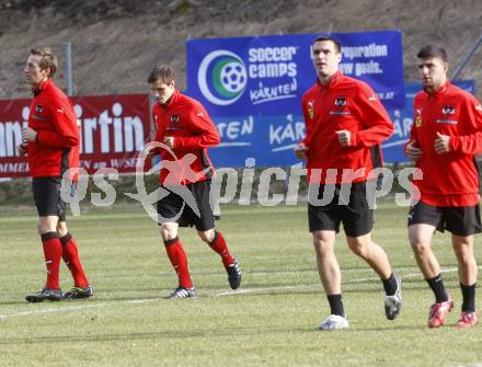 FUSSBALL - FIFA Weltmeisterschaft 2010, Qualifikation, OEFB, AUT vs ROM, Oesterreich vs Rumaenien, Vorberichte, Training AUT. Manuel Ortlechner, Andreas Ulmer, Uemit Korkmaz (AUT). Velden, am 23.3.2009.
Foto: Kuess

---
pressefotos, pressefotografie, kuess, qs, qspictures, sport, bild, bilder, bilddatenbank