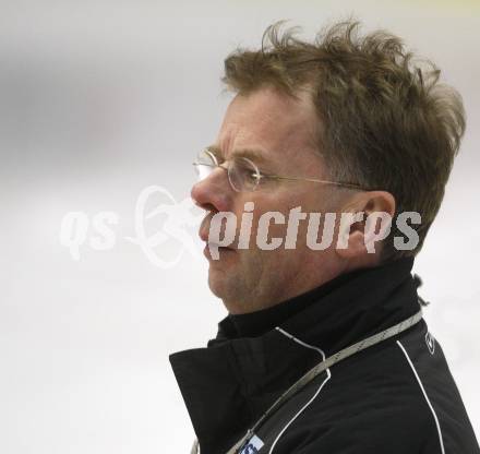 Eishockey Nationalteam. Trainingslager. Trainer Lars Bergstroem. Villach, am 24.3.2009.
Foto: Kuess
---
pressefotos, pressefotografie, kuess, qs, qspictures, sport, bild, bilder, bilddatenbank