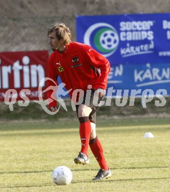 FUSSBALL - FIFA Weltmeisterschaft 2010, Qualifikation, OEFB, AUT vs ROM, Oesterreich vs Rumaenien, Vorberichte, Training AUT. Christian Fuchs (AUT). Velden, am 23.3.2009.
Foto: Kuess

---
pressefotos, pressefotografie, kuess, qs, qspictures, sport, bild, bilder, bilddatenbank