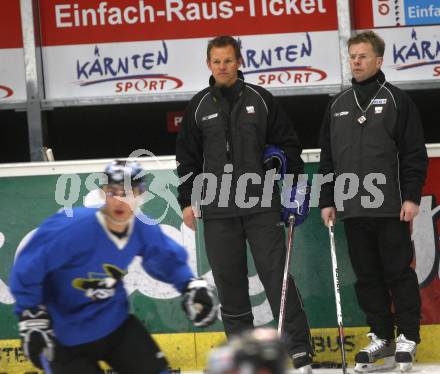 Eishockey Nationalteam. Trainingslager. Co-Trainer Johan Stroemwall, Trainer Lars Bergstroem. Villach, am 24.3.2009.
Foto: Kuess
---
pressefotos, pressefotografie, kuess, qs, qspictures, sport, bild, bilder, bilddatenbank