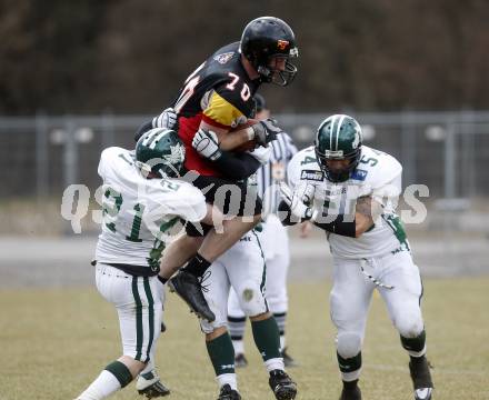 American Football. Interliga.  Carinthian Black Lions gegen Danube Dragons. Ryan Mc Guire (Lions). Klagenfurt, am 28.3.2009.
Foto: Kuess

---
pressefotos, pressefotografie, kuess, qs, qspictures, sport, bild, bilder, bilddatenbank