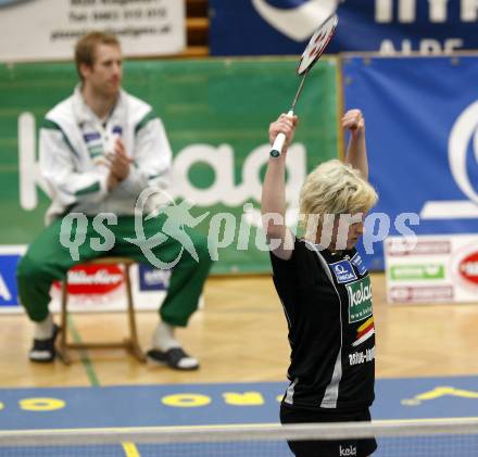 Badminton Bundesliga. ASKOE Kelag Kaernten gegen Traun. Jubel Maja Kersnik (Kaernten). Klagenfurt, am 28.3.2009.
Foto: Kuess



---
pressefotos, pressefotografie, kuess, qs, qspictures, sport, bild, bilder, bilddatenbank