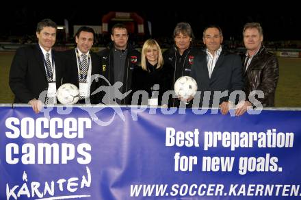 Fussball Testspiel. Nationalteam Oesterreich gegen AKA Austria Kaernten U19. Teamchef Dieter Constantini, Co-Trainer Manfred Zsak, Buergermeister Gerhard Seifried, Wolfgang Knes. Wolfsberg, am 27.3.2009.
Foto: Kuess
---
pressefotos, pressefotografie, kuess, qs, qspictures, sport, bild, bilder, bilddatenbank