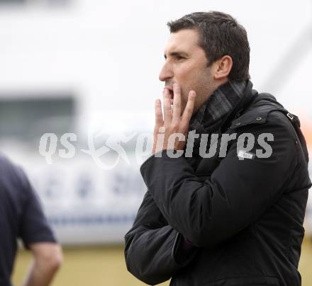 Fussball Regionalliga. SAK gegen SV Spittal. Trainer Goran Lucic (SAK). Klagenfurt, am 28.3.2009.
Foto: Kuess

---
pressefotos, pressefotografie, kuess, qs, qspictures, sport, bild, bilder, bilddatenbank