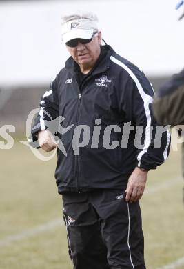 American Football. Austrian Football League  Carinthian Black Lions gegen Danube Dragons Klosterneuburg. Head Coach Bob Bradley (Lions). Klagenfurt, am 28.3.2009.
Foto: Kuess

---
pressefotos, pressefotografie, kuess, qs, qspictures, sport, bild, bilder, bilddatenbank