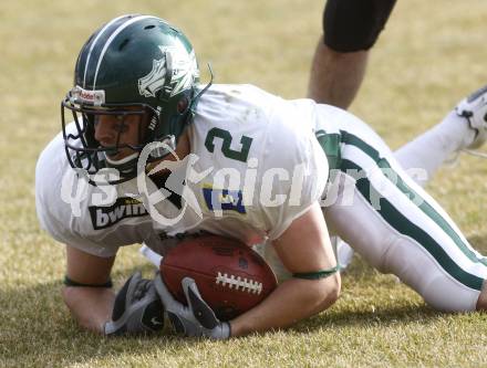 Austrian Football League. Carinthian Black Lions gegen Danube Dragons Klosterneuburg. Brian Joseph Stein (Dragons). Klagenfurt, am 28.3.2009.
Foto: Kuess
---
pressefotos, pressefotografie, kuess, qs, qspictures, sport, bild, bilder, bilddatenbank