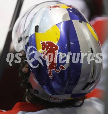 EBEL. Eishockey Bundesliga. KAC gegen EC Salzburg.  Feature mit einem Red Bull Salzburg Helm (Salzburg). Klagenfurt, am 31.3.2009.
Foto: Kuess 

---
pressefotos, pressefotografie, kuess, qs, qspictures, sport, bild, bilder, bilddatenbank