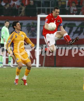 Fussball WM Qualifikationsspiel. Oessterreich gegen Rumaenien. Emanuel Pogatzetz,  (Oesterreich), Ciprian Andrei Marica (Rumarnien). Hypo Group Arena, Klagenfurt, am 1.4. 2009.
Foto: Kuess

---
pressefotos, pressefotografie, kuess, qs, qspictures, sport, bild, bilder, bilddatenbank